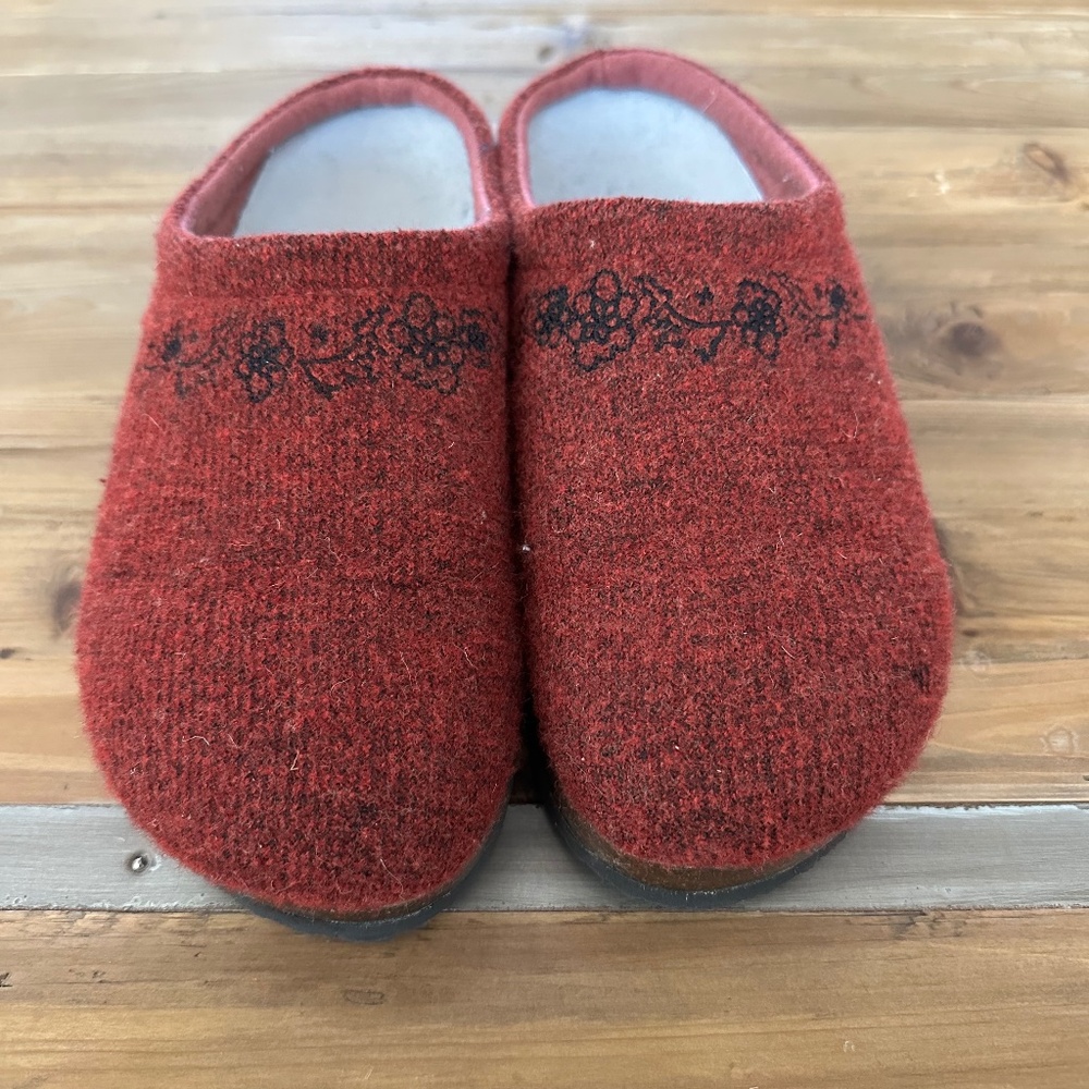 LL Bean slipper clogs